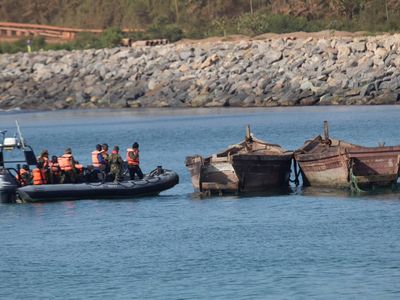 8 unregistered boats seized in major anti-bunkering operation by Western Naval Command